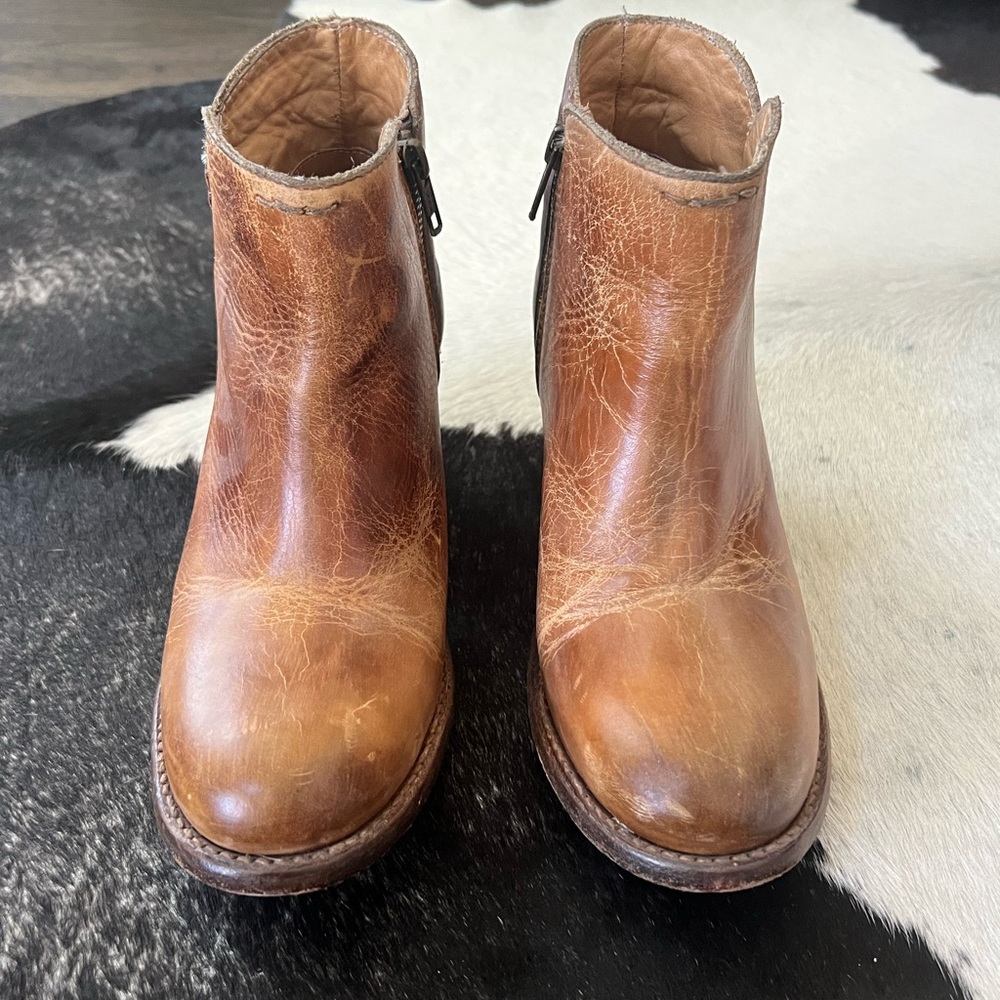 Bed Stu two toned brown distressed boots, size 8